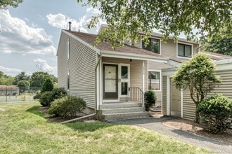 Building Photo - 592 Mountain Rd