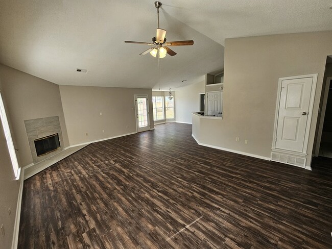 Building Photo - 10449 Curtis Dr