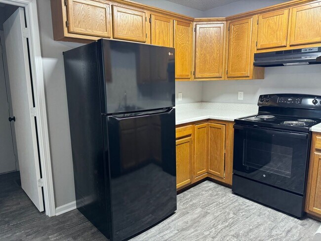 Foto del edificio - Minutes from Post, shopping, and local parks. 3 bed/2 bth, 1200 sq.ft, fenced backyard!