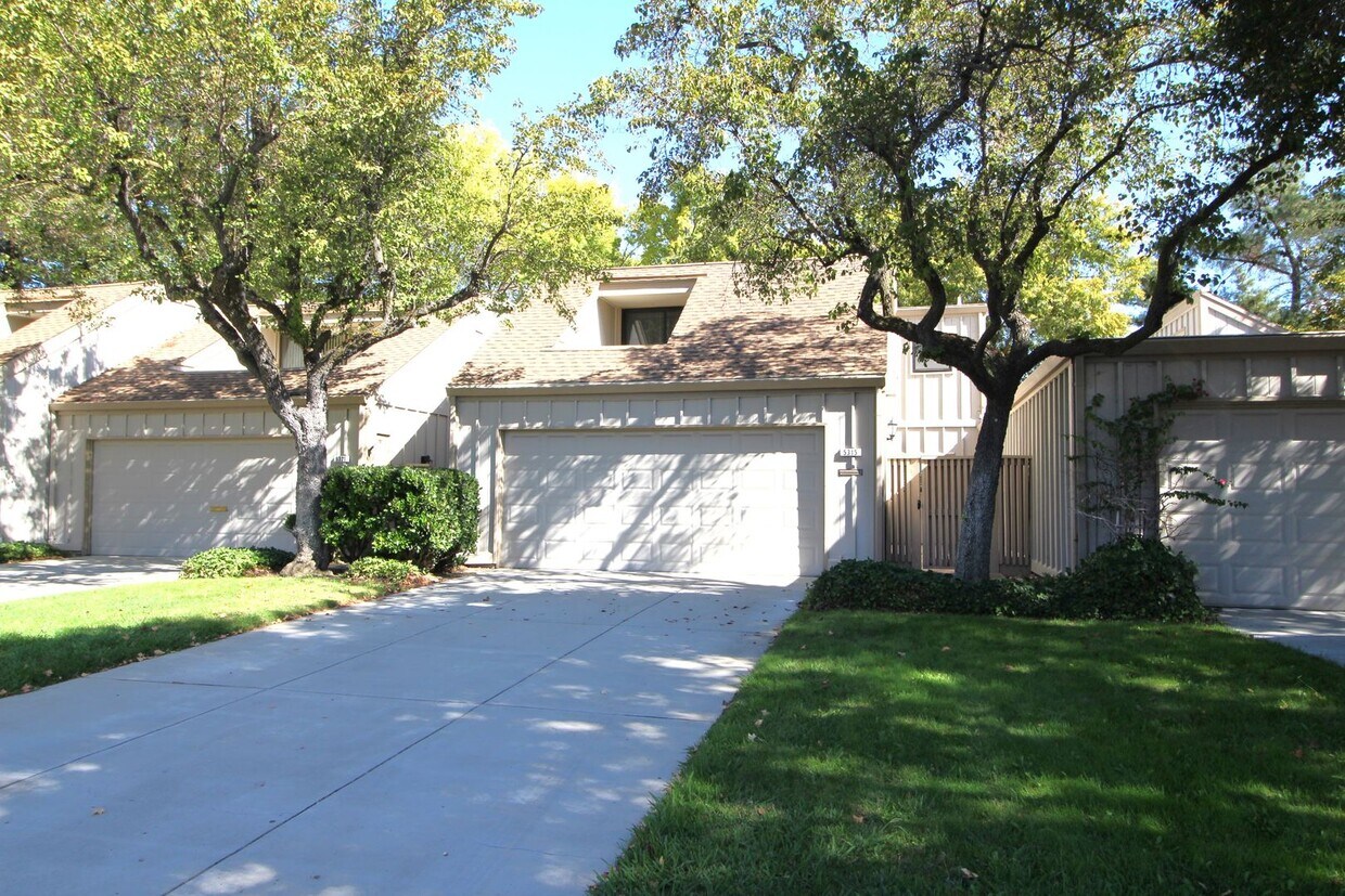Primary Photo - Stunning Pleasanton Home!