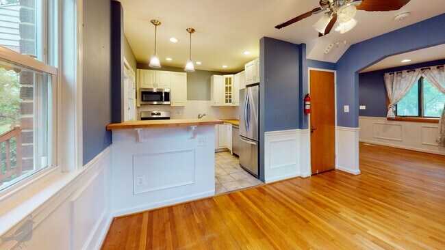 Building Photo - Fantastic Home in Fort Dupont Park! Parking and Basement Included!