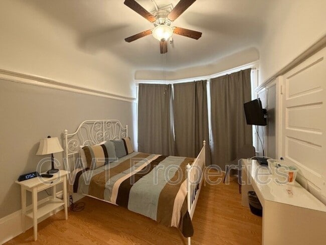 Photo - 412 Hayes St House