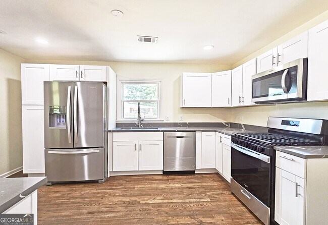 Foto del edificio - 2280 Columbia Dr