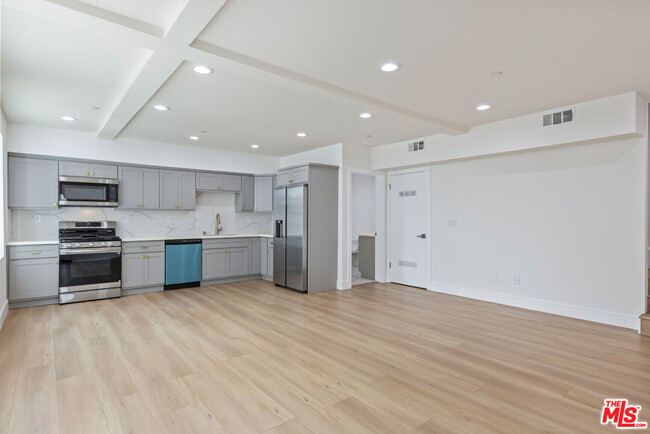Foto del edificio - 2057 S Garth Ave
