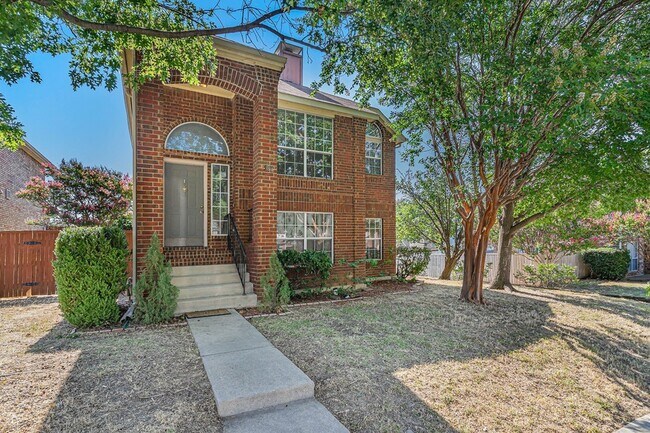 Building Photo - 588 Lake Forest Dr