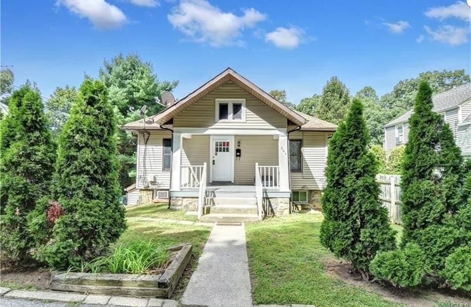 Frente - 804 Oakwood Dr