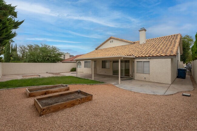 Building Photo - 10024 Sail Landing Ct