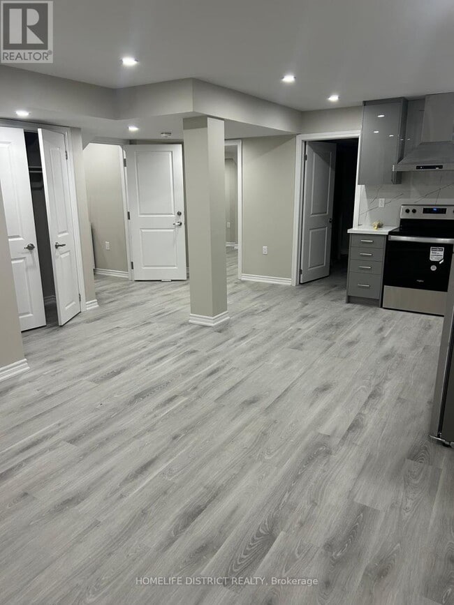 Building Photo - 807 Apple Terrace