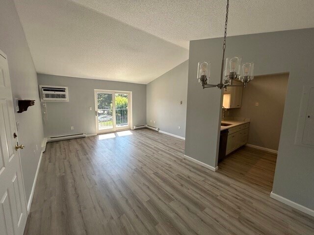 Building Photo - 32 Maple Crest Cir
