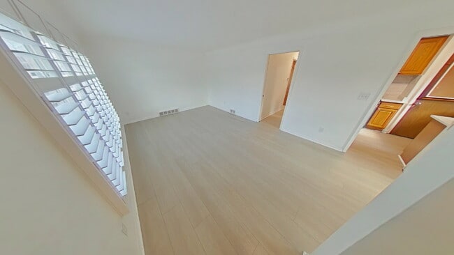 Building Photo - "3-Bedroom Home in Roseville with Cozy 999 Sq Ft of Living Space!"