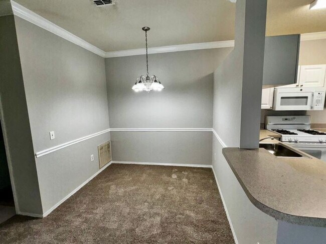Foto del edificio - Spacious 2 Bed / 2 Bath Second-Floor Condo at Grand Reserve at Kirkman Park