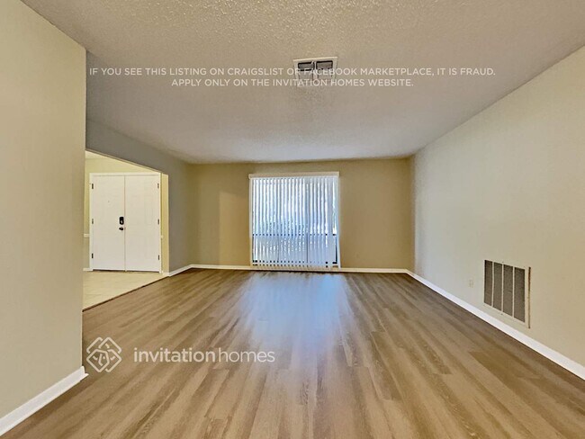 Foto del edificio - 117 Crestwood Dr