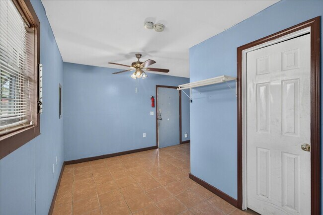 Foto del edificio - Affordable Studio Living with All Bills Paid!  $19.00 Application Fee Limited-Time Special: Move ...