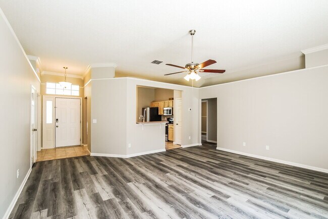 Foto del edificio - 7686 Fawn Lake Dr S