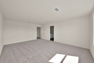 Building Photo - 587 Firemoon St