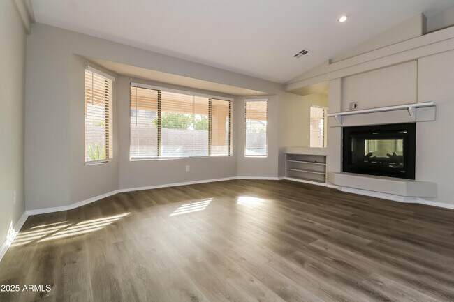Foto del edificio - 9015 S 50th Ln