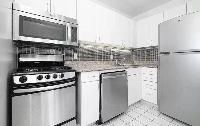 Foto del edificio - 460 W 20th St