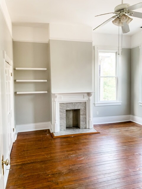 Primary Photo - 2210 Barnard St
