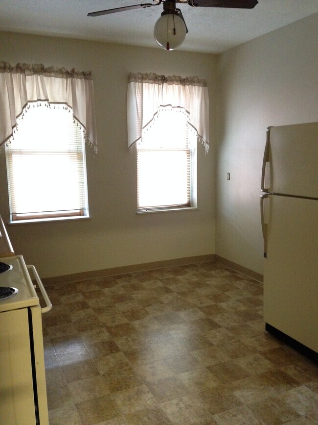 219 Main St Unit 1, Imperial, PA 15126 Apartments in Imperial, PA