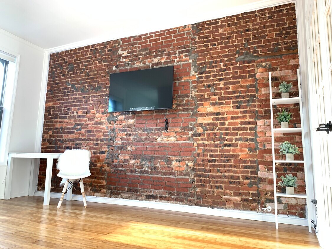 Primary Photo - 7611 3rd Ave