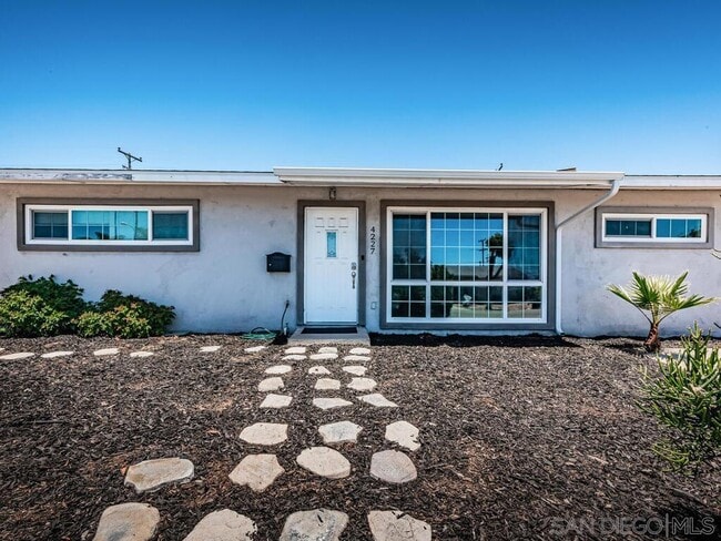 Foto del edificio - 4227 Clairemont Dr