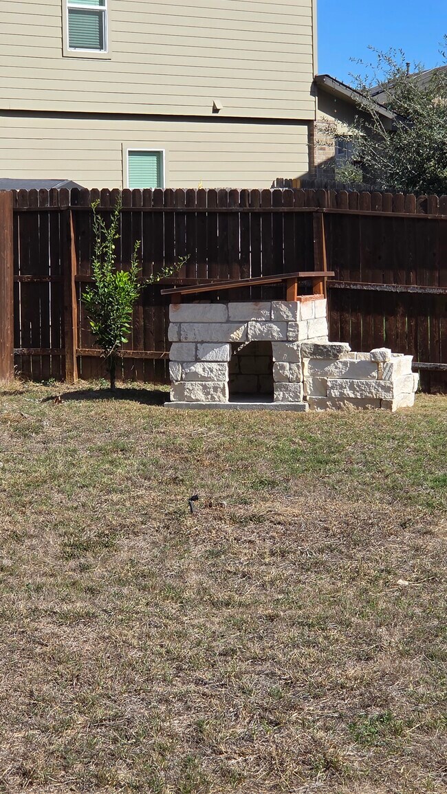 Foto del edificio - 3314 Angus Crossing