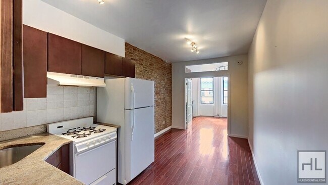 Foto del edificio - Crown Heights 1-Bed 1-Bath