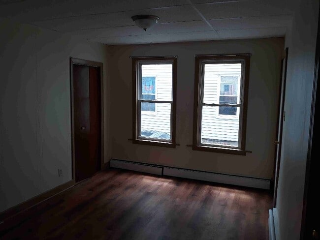 Building Photo - 863 Plymouth Ave