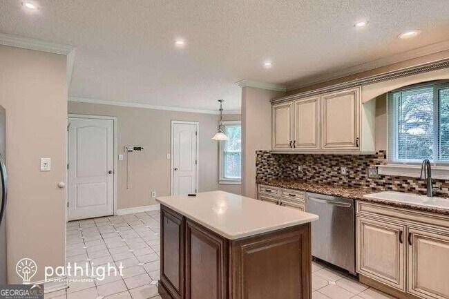 Building Photo - 105 Arbor Cove Way
