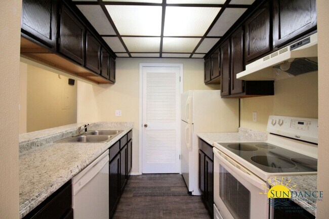 Building Photo - Great 2 Bedroom Unit in Fort Walton