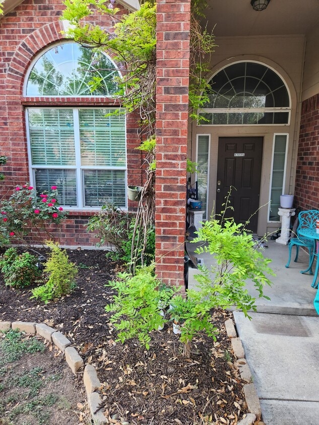 Building Photo - 9631 Common Law