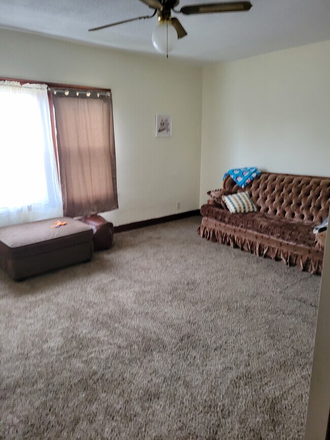 Living Room - 322 S 9th St