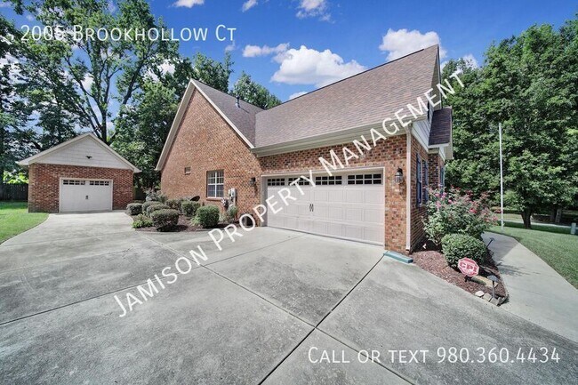 Foto del edificio - 2005 Brookhollow Ct