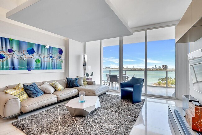 Foto del edificio - 2020 N Bayshore Dr