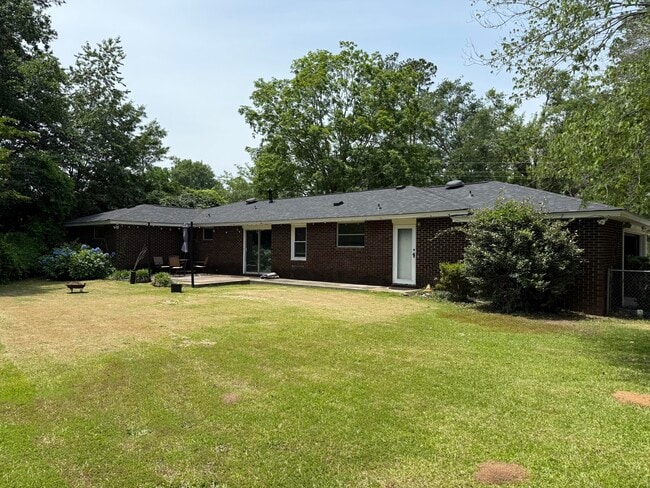 Building Photo - 1028 River Ridge Dr
