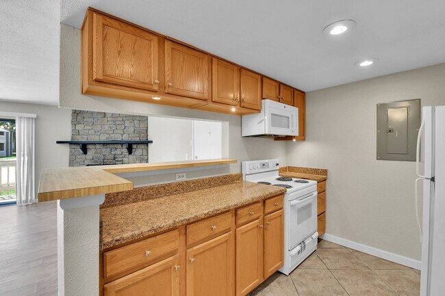 Foto del edificio - Ground Level 3BD/2BA Condo in great location, no stairs!