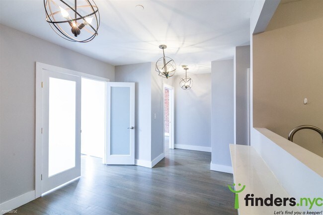 Foto del edificio - 3 br, 1 bath Apartment - 21 W 131st St 2D