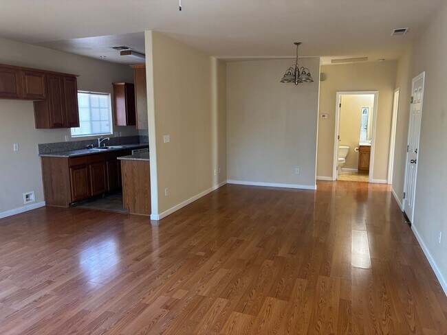 Foto del edificio - Cozy 2 Bed, 2 Bath Home