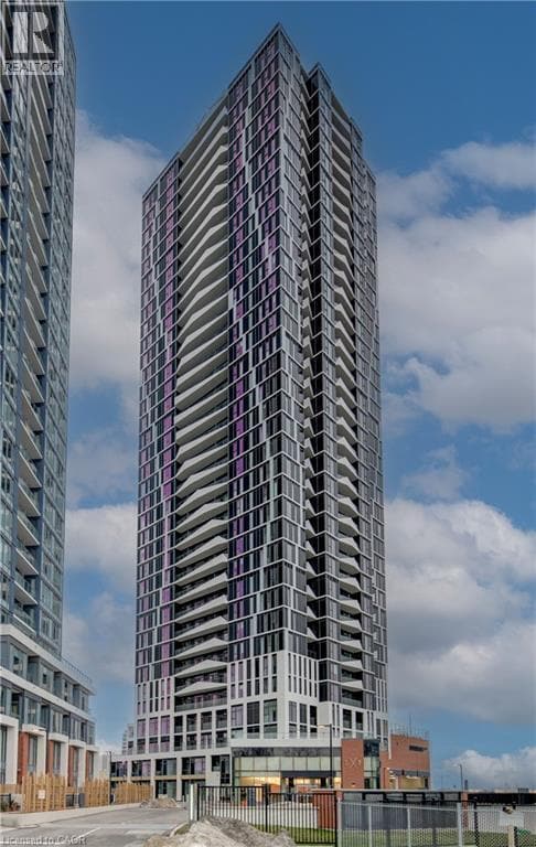 Building Photo - 25 Wellington St S