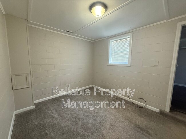 Building Photo - 7018 NC-210