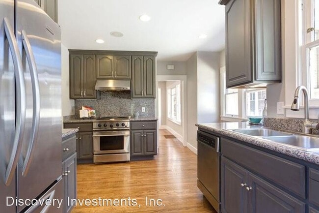 Foto del edificio - 3 br, 2 bath House - 411 Moraga Avenue