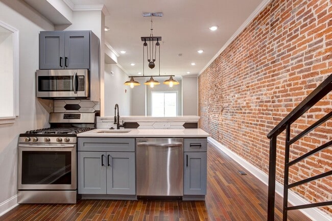 Photo - 1922 W Diamond St Apartment