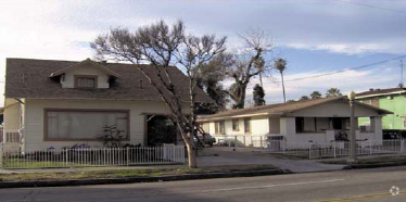 Building Photo - Arrowhead Apartments