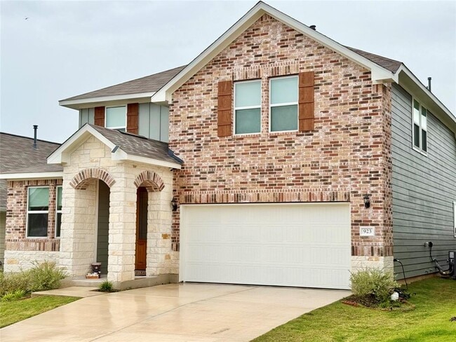 Building Photo - 923 Palo Brea Lp