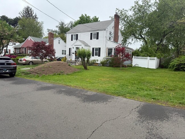 Foto del edificio - 267 Rosewood Pl
