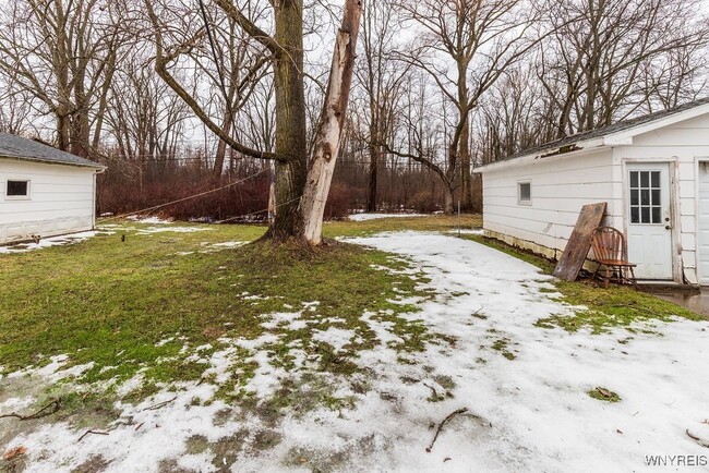 Building Photo - 140 Ayrault Dr