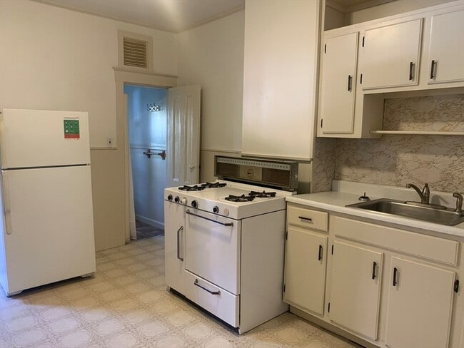 Photo - 107 Rutherford Ave Apartment