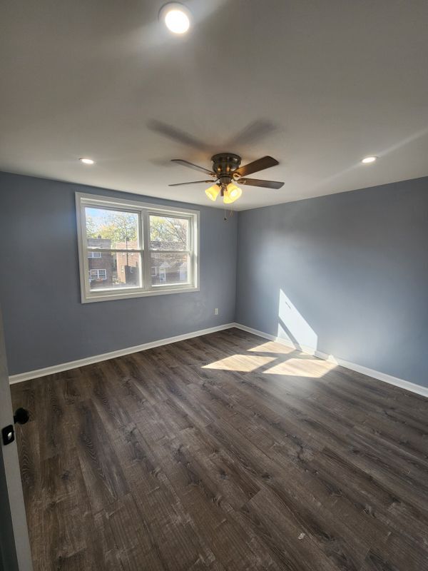 Foto del edificio - 1020 Kenwood Ave