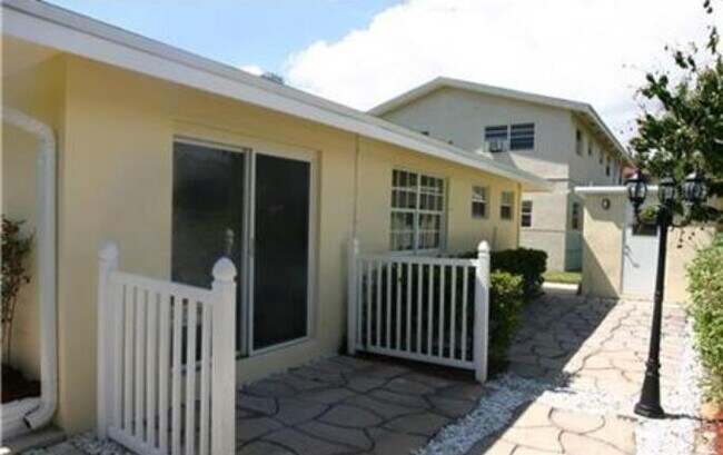 Foto del edificio - 816 NE 17th Ave