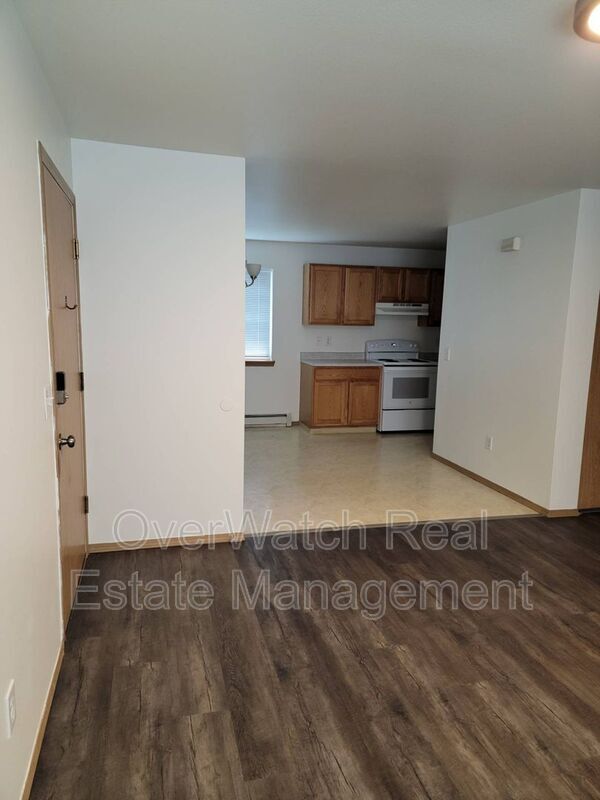 Building Photo - 3405 Oregon Dr